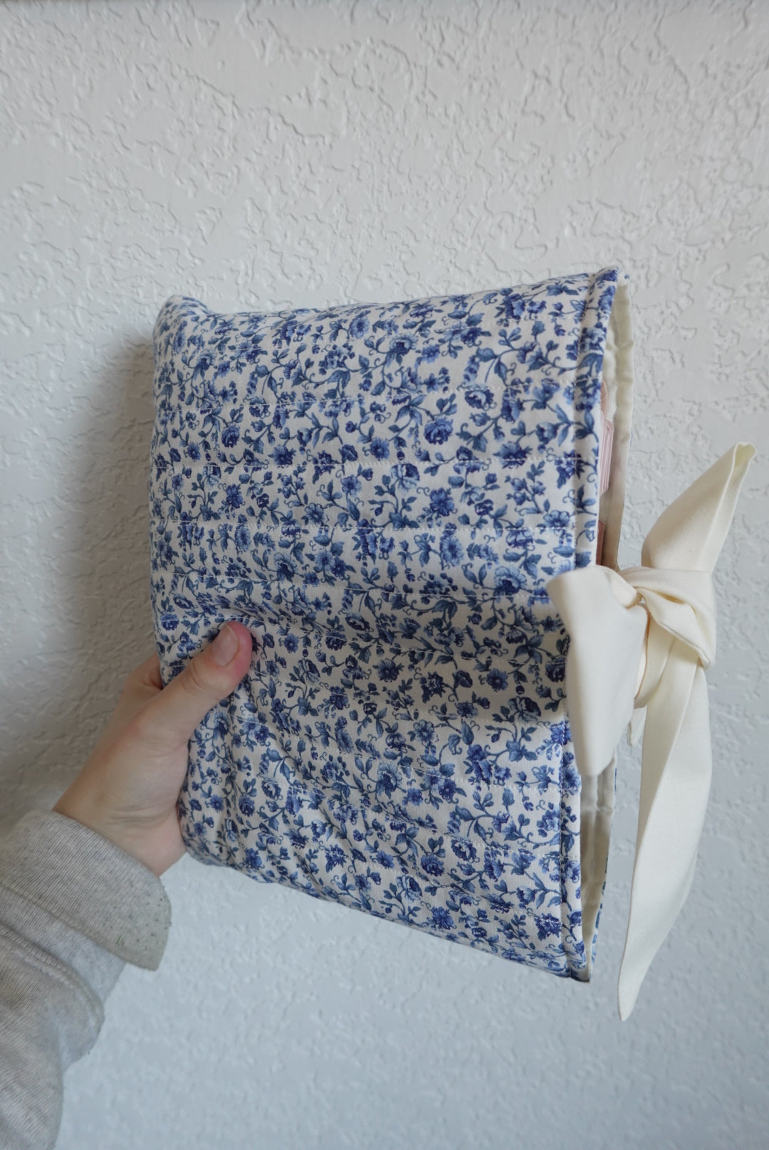 Living Waters Bible Sleeve